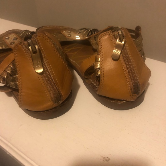 Brown and gold sandals - Picture 2 of 3